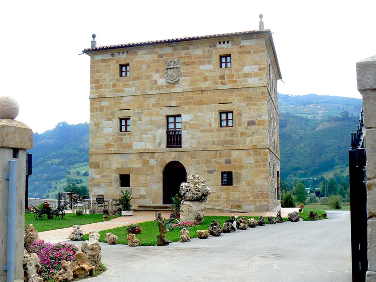 Posada Ribera Del Pas Iruz Eksteriør billede
